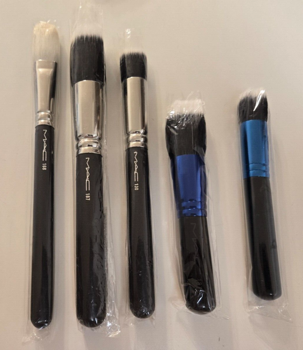 MAC 3 Piece Brush Set, 130, 187, 168. Includes 2 Mini Brushes