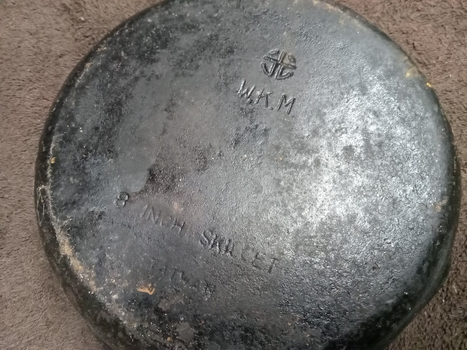 VINTAGE W.K.M. WKM TAIWAN 8 INCH CAST IRON SKILLET DOUBLE POUR SPOUT 7