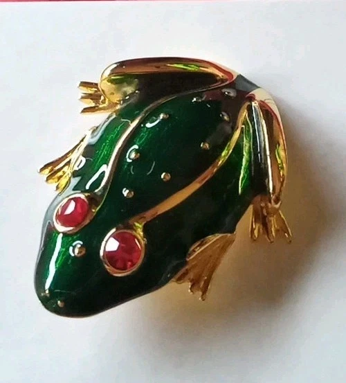 Broche de rana vintage TRIFARI TM grande esmaltado con ojos de estrás rojo
