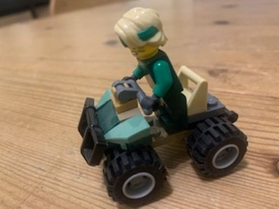 Lego-Minifigur Lloyd und Strand-Flitzer mit bester Erhaltung