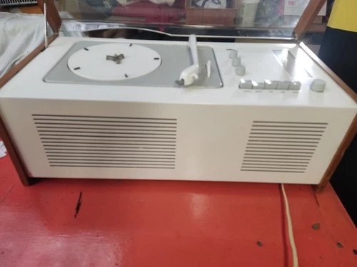 Braun sk5 -tuberadio  --  dieter rams