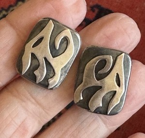 SIGNED ENRIQUE LEDESMA STERLING SILVER HEAVY ABSTRACT MODERNIST EARRINGS MEXICO