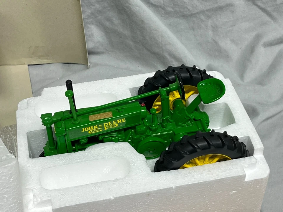 John Deere 1937 Model B Tractor Diecast Green 1:16 FIRESTONE Ertl NICE!!! - Image 4 of 4