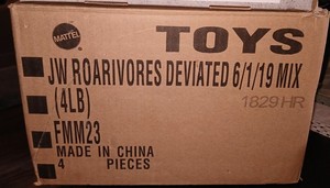 4 Jurassic World Roarivores Retail Box of Four Dinosaur Figures New