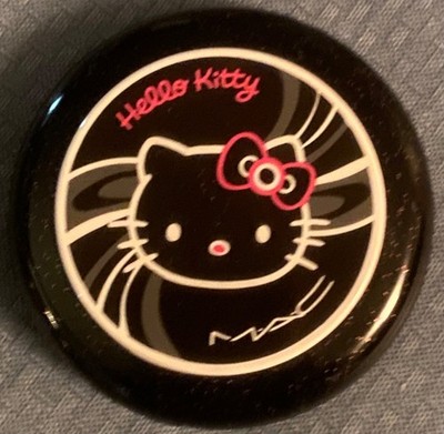 MAC Beauty Hello Kitty Beauty Powder - Tahitian Sand - New in Box - .43 oz/12.3g