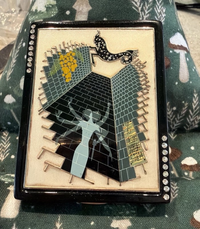 Estee Lauder Collectible Compact Zodiac Erte "Capricorn"  2.25 x 2.75 x .50"