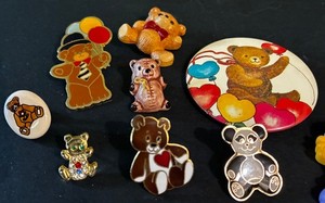 🧸 Lot of BEARS! BEARS! BEARS! Teddy Panda Pinback Badge collection. No reserve!