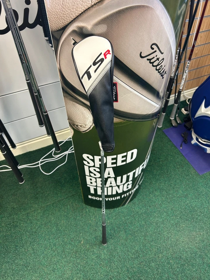 Titleist TSR1 5 hybrid regular shaft 23 degrees - Image 3 of 4