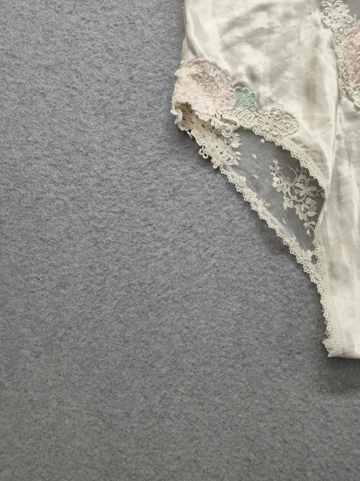 Винтажный Victoria's Secret боди женщин маленький белый кружевной плюшевый сделано в США 90-х - Изображение 4 из 4