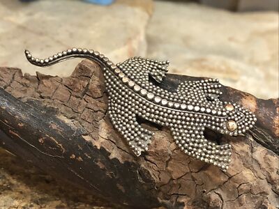 925 Sterling Silver Gold Eyed Pebbled Gecko Lizard C Clasp Pin