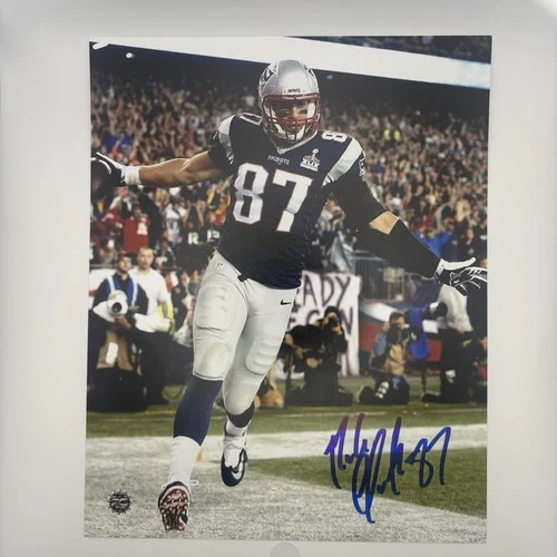 Rob Gronkowski Signed Autographed 8x10 Photo COA New England Patriots