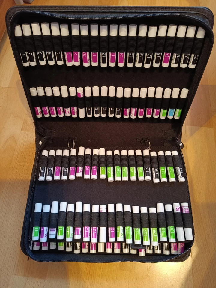 Chogan Großer Koffer in schwarz, 136 Duftproben