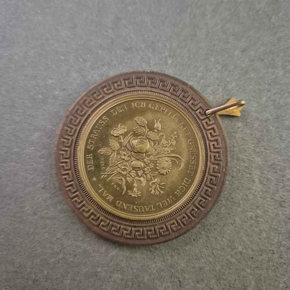 Vintage Medaillon Anhänger – Antikes Münzdesign in Goldoptik - Bild 4 von 4