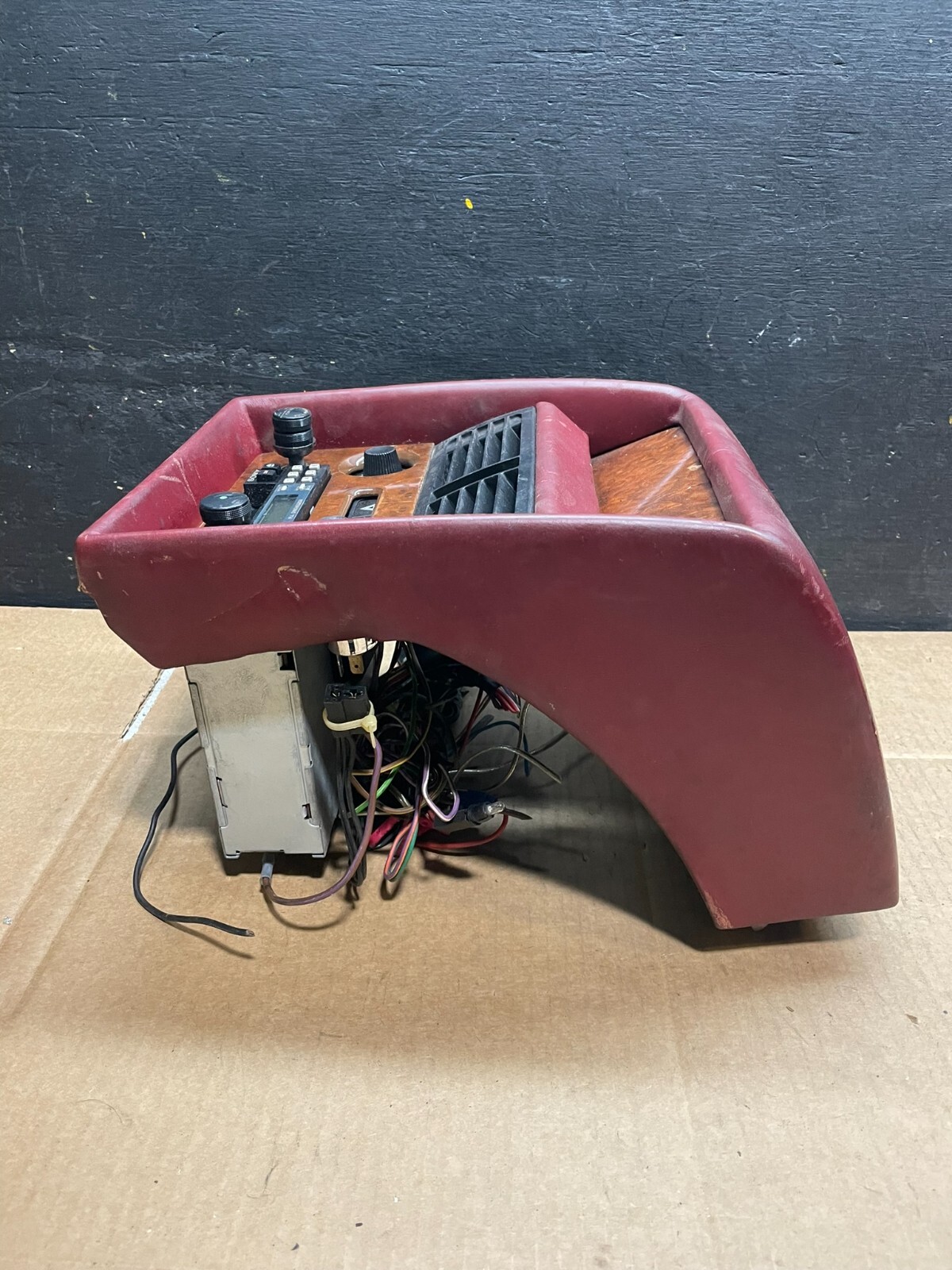 1982 to 1992 Rolls Royce Silver Radio Unit Console  N4254