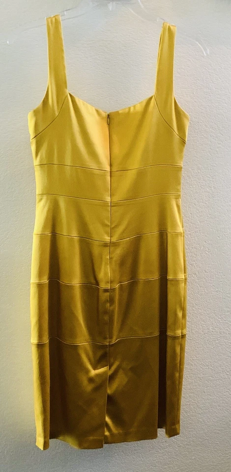 Vestido Jax dorado talla 6 forrado con spandex Foto 2 de 4
