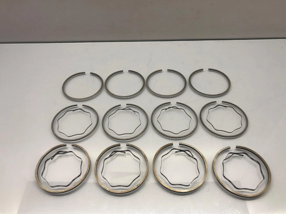 4 cilindros Juego de anillos de pistón 21207051064 84,00 O/S 0,60 AE PARA FIAT Nuova Argenta 132 Foto 3 de 4