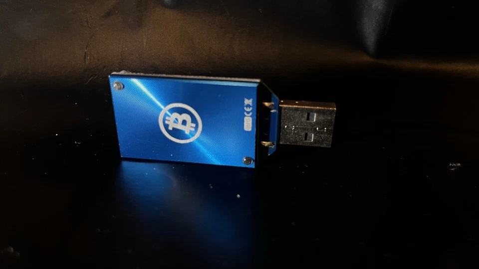 ASIC Miner Block Erupter Bitcoin Miner USB 330 MH/s Color GREY - Image 2 of 3