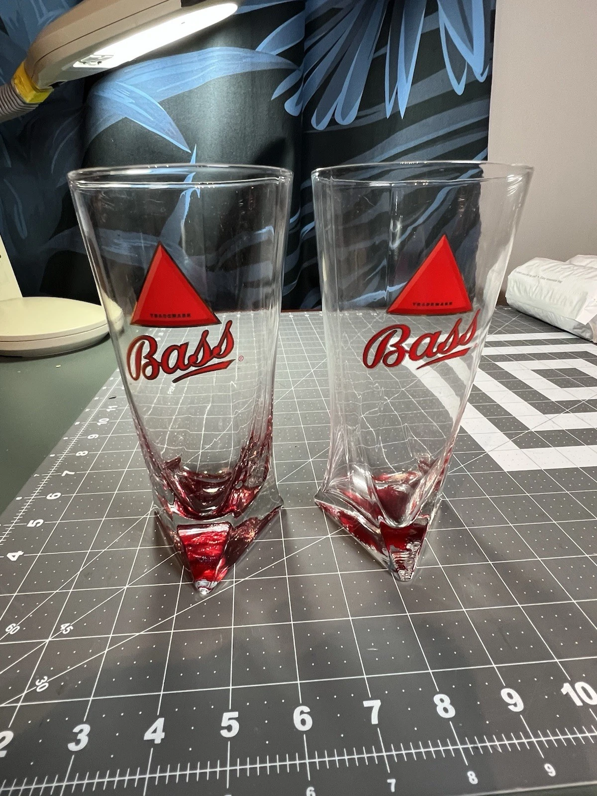Bass Ale 3 Sided Triangle Base Red Highlights Pilsner Beer Glass 7 1 2" Set of 2