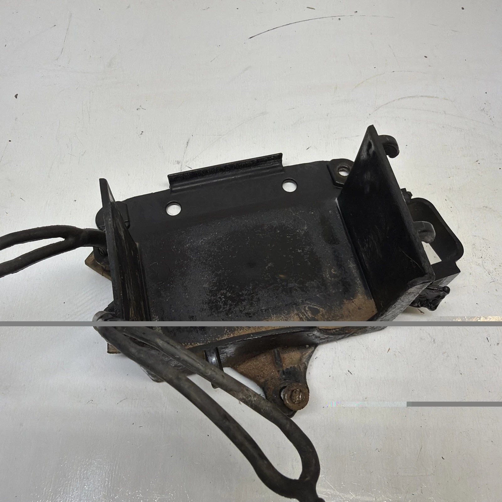 00 - 07 KTM 400 520 525 OEM BLACK PLASTIC BATTERY TRAY BOX HOLDER MOUNT RETAINER