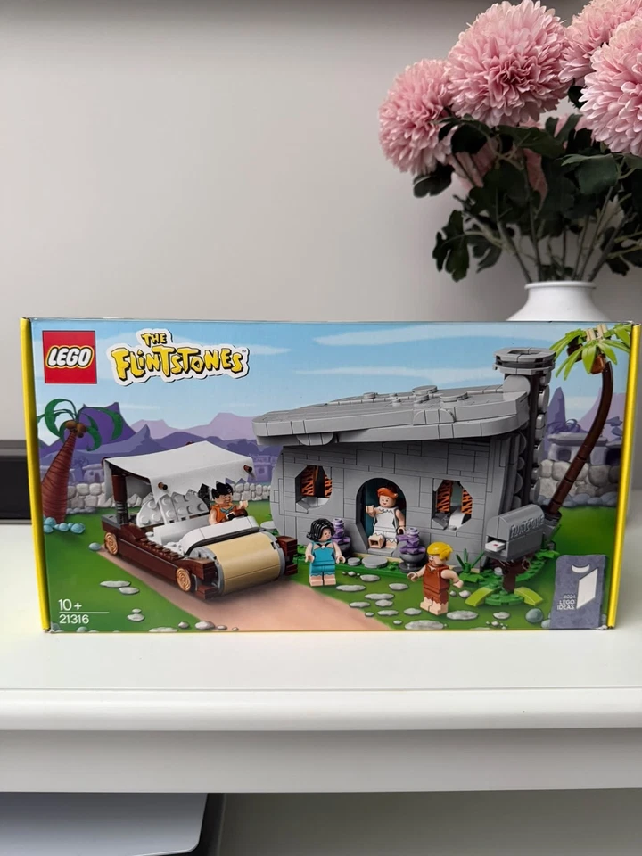 LEGO Ideas 21316 The Flintstones, photo 2 of 4