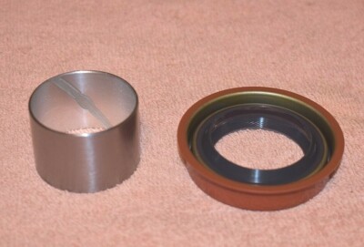 TH400 Jetaway Hydramatic Borg Warner 8 Extension Housing  Small Bushing & Seal  