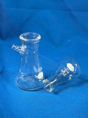 A set of flasks, 50 mL/25 mL, PYREXKIMAX, Quallity Lab Glassware