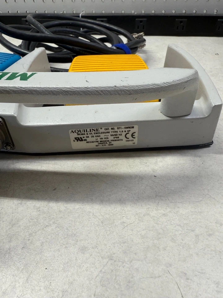 Interruptor de pie electroquirúrgico monopolar Megadyne Foto 2 de 2