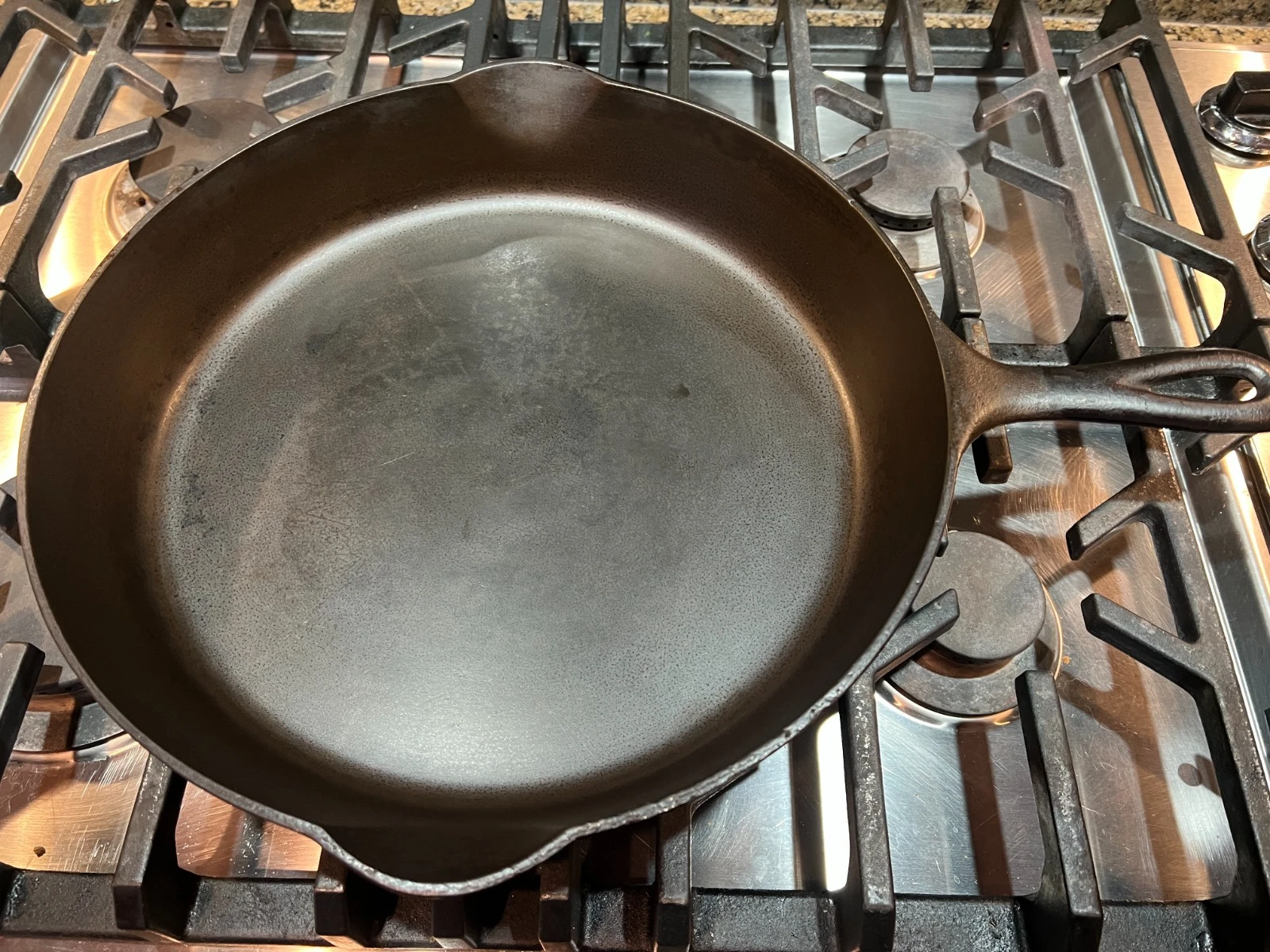 Griswold Cast Iron #11 Slant Logo Skillet - Extremely Flat, Great Cond