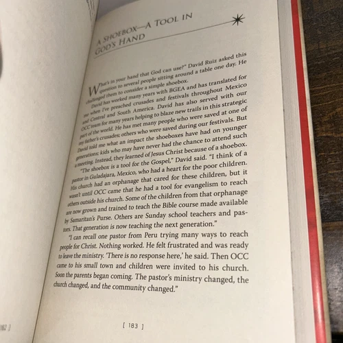 Operation Christmas Child : A Story of Simple Gifts Hardcover Fast Shipping - Picture 6 of 6
