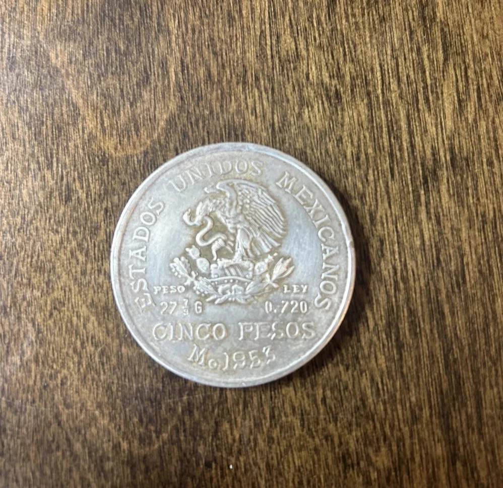柔らかな質感の Mexican Silver 1953 Pesos 5 銀0.720 Pesos Cinco 5