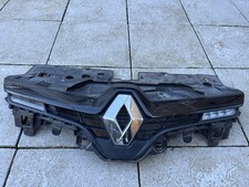 RENAULT CLIO MK4  2016 GENUINE  FRONT BUMPER GRILL WITH BADGE
