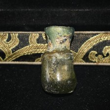 Originale antico contenitore per bottiglie in vetro romano circa I secolo d.C.