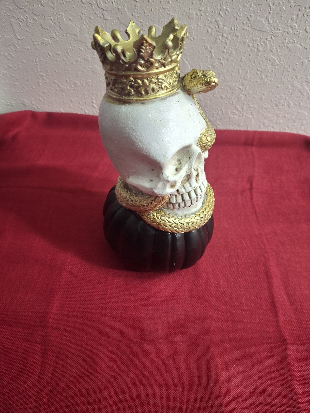 Pythonr Skull Skull Figurine with Gold Crown & Snake on Black Base Decorative ...