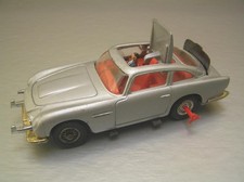 Corgi Toys 270 James Bond 007 Aston Martin DB5 with tire slashers NM Condition