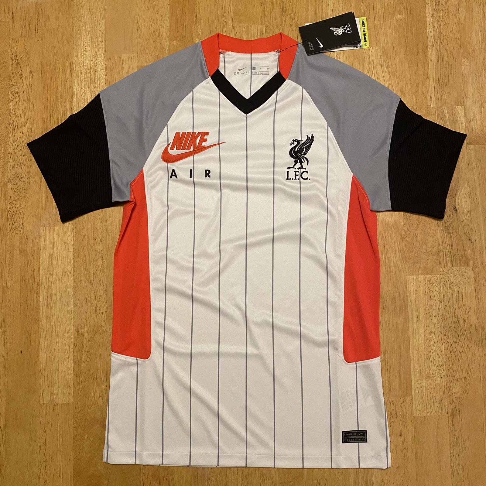 Nike Liverpool FC Stadium Air Max White 