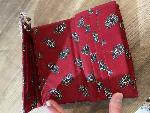 Vera Bradley wallet trifold clutch Card Organizer, red - Picture 6 of 8