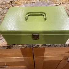 Vtg Plastic Sewing Basket Box Removeable Tray Wilson 12.5X8.25X4.5” Green
