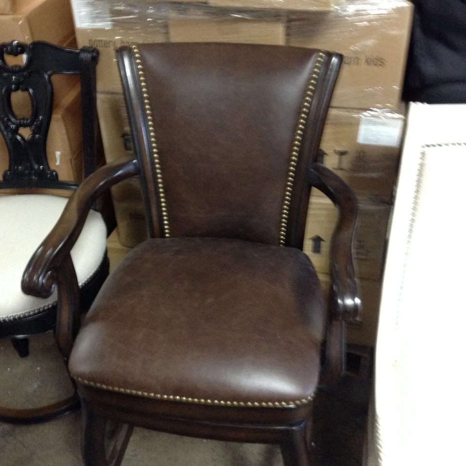 Puerta delantera Barrington Cuero Taburete de bar Contador ALTURA 30" Taburete Bar Silla Madera Foto 3 de 4