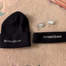 Meta Quest - player promo set -  Beanie - Jibbitz - headset pin swag pack