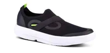 OOFOS Mens OOmg Mesh White Black 9