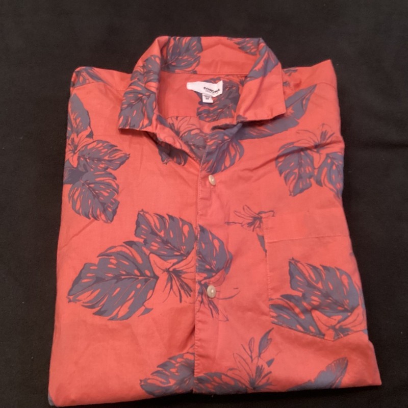 Sonoma men's button up shirt  size: medium. Excellent pre-owned condition