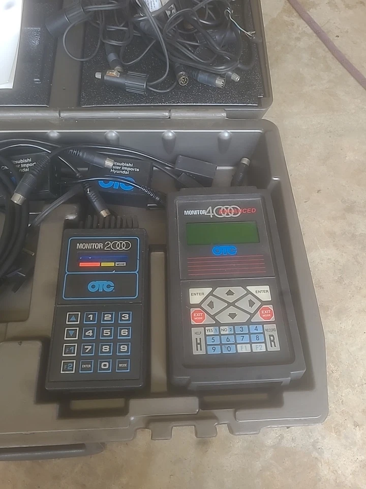 OTC 4000E Enhanced And Monitor 2000 Diagnostic Scanners With Lots of Accessories - Image 2 of 4