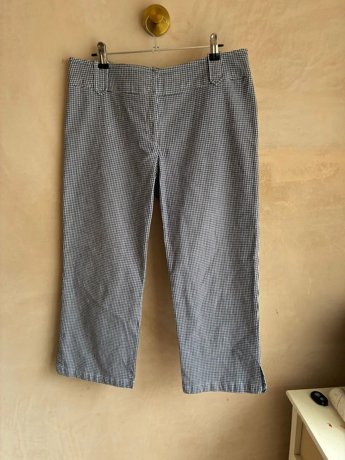 Vintage gingham cropped 3/4 pedal pusher trousers chic summer holiday cottage
Opens in a new window