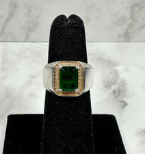 Sterling Silver Ring with Green Glass Stone - Size 5