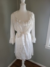Oscar de La Renta Women's White Nightgown Robe Lingerie Set Pink Lable Size M
