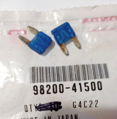Honda CBR1000, CRF1100 Mini Fuse 15A NOS 98200-41500 Qty. 2 (L