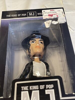 Bravado 2009 Michael Jackson THE KING OF POP Bobblehead With COA