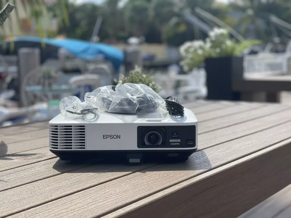 Epson Powerlite 1985WU Large Venue 1080p Projector 4800 Lumens NEW LAMP - Image 4 of 4