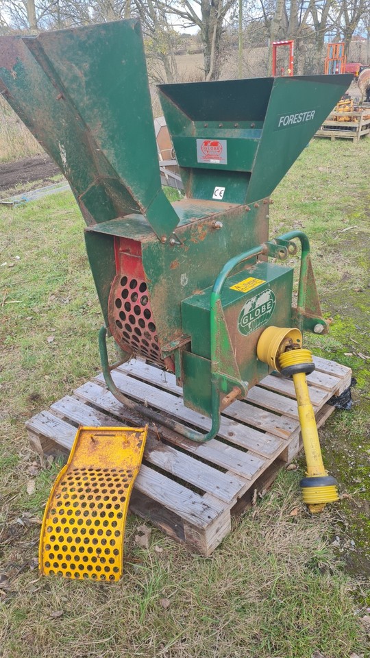 Globe Forester Tractor Pto Wood Chipper shredder for compact & vintage