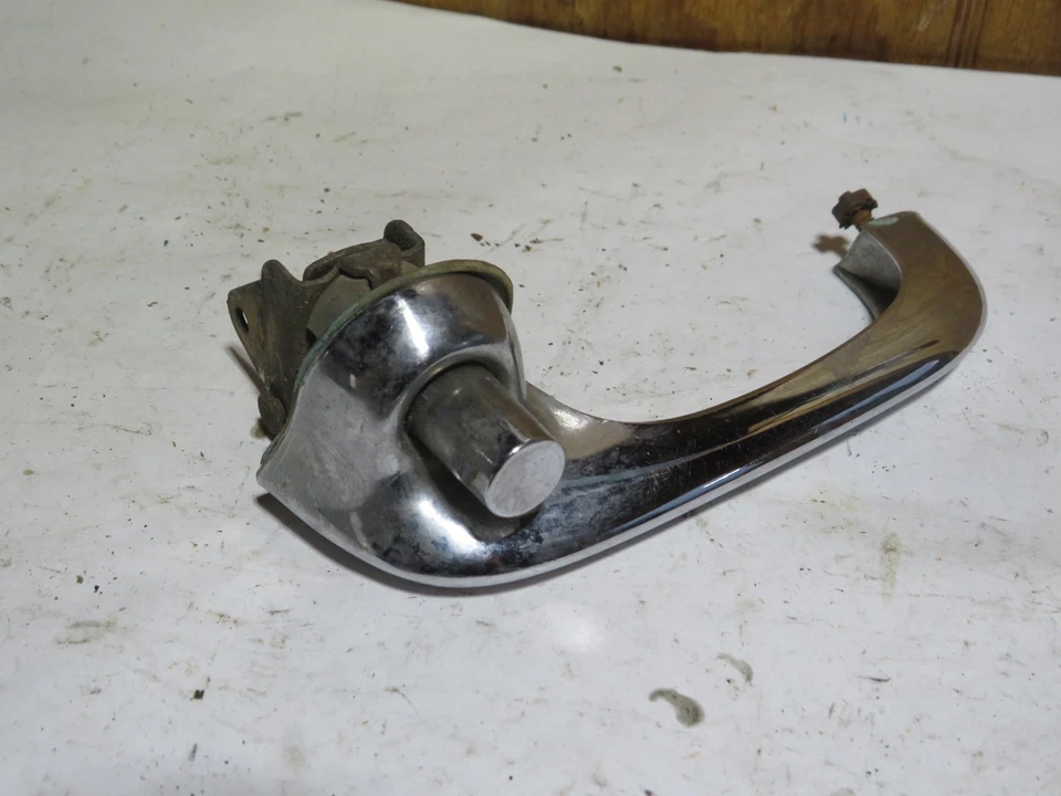 MANIJA DE PUERTA EXTERIOR VINTAGE Oldsmobile Cutlass 442 Foto 3 de 4